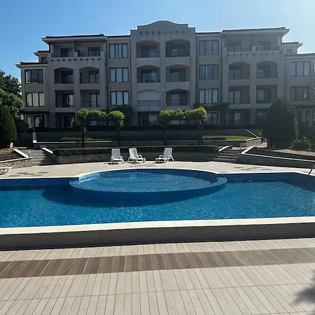 Apartment In Paradise View Complex *